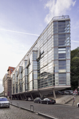 Bürogebäude Lofthaus am Elbufer in Hamburg, erbaut 1996-97 nach Plänen von Bothe, Richter, Teherani (brt Architekten).